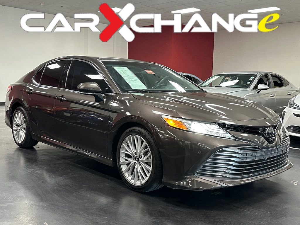 Used 2018 Toyota Camry XLE FWD image 1
