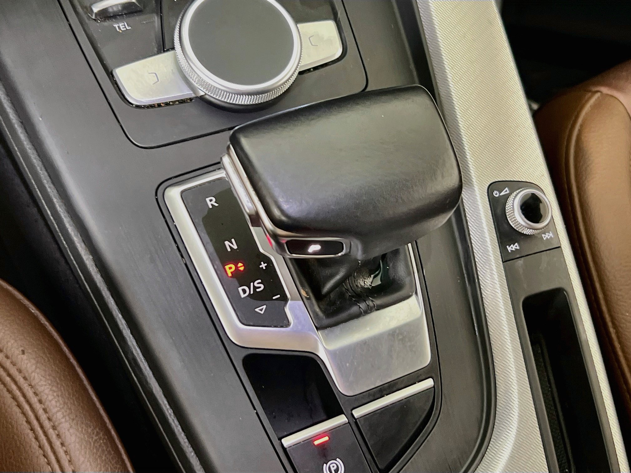 Used 2018 Audi A4 2.0T allroad Premium Plus AWD/4WD image 16