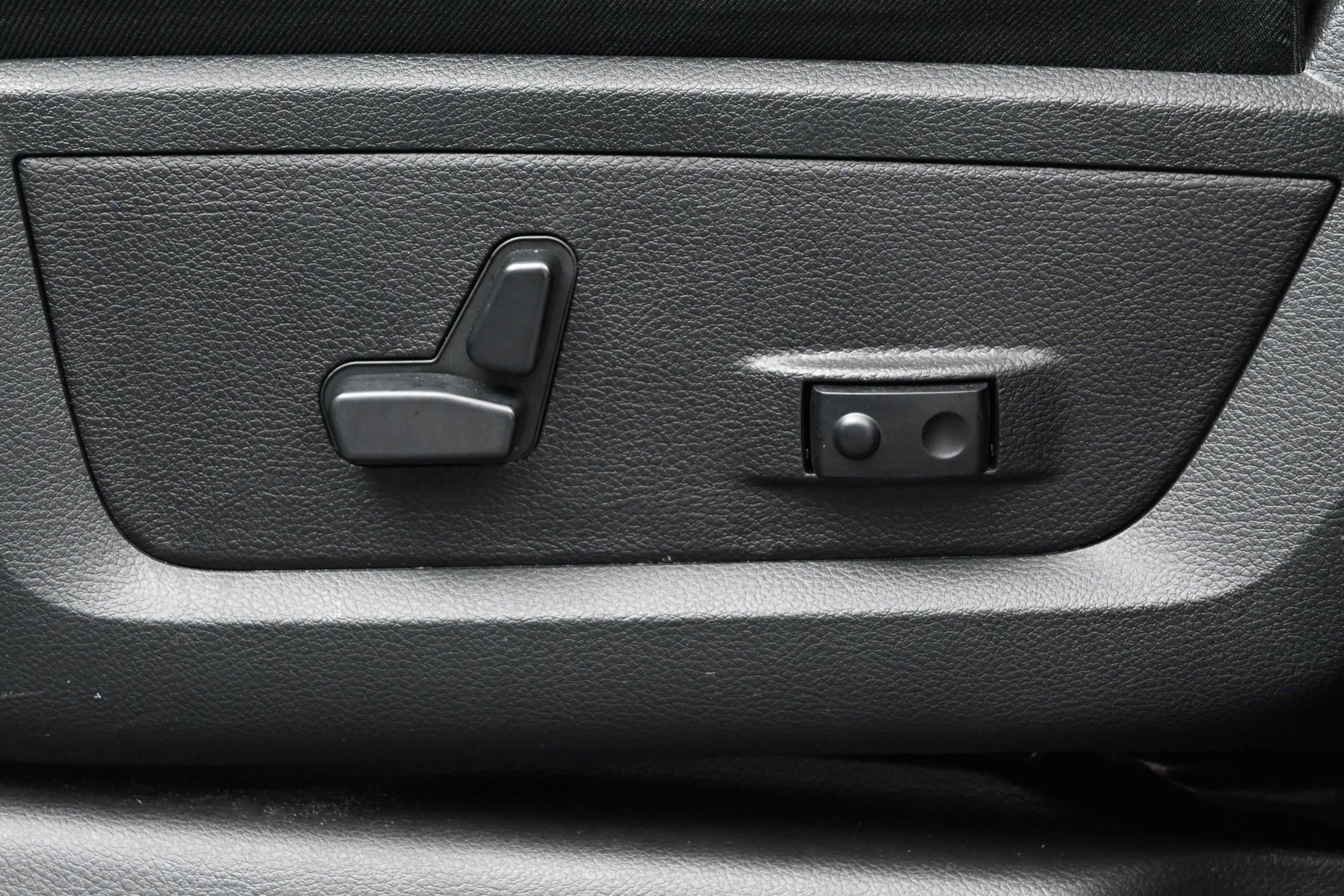 Used 2024 RAM 3500 Laramie w/ Night Edition AWD/4WD image 10