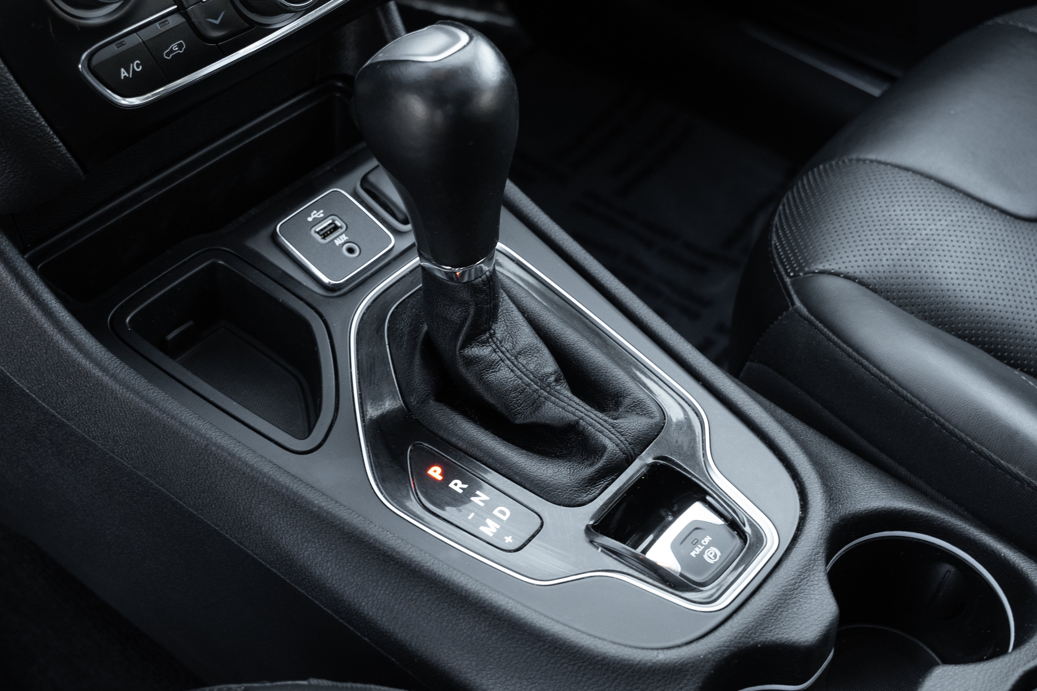 Used 2019 Jeep Cherokee Limited image 17