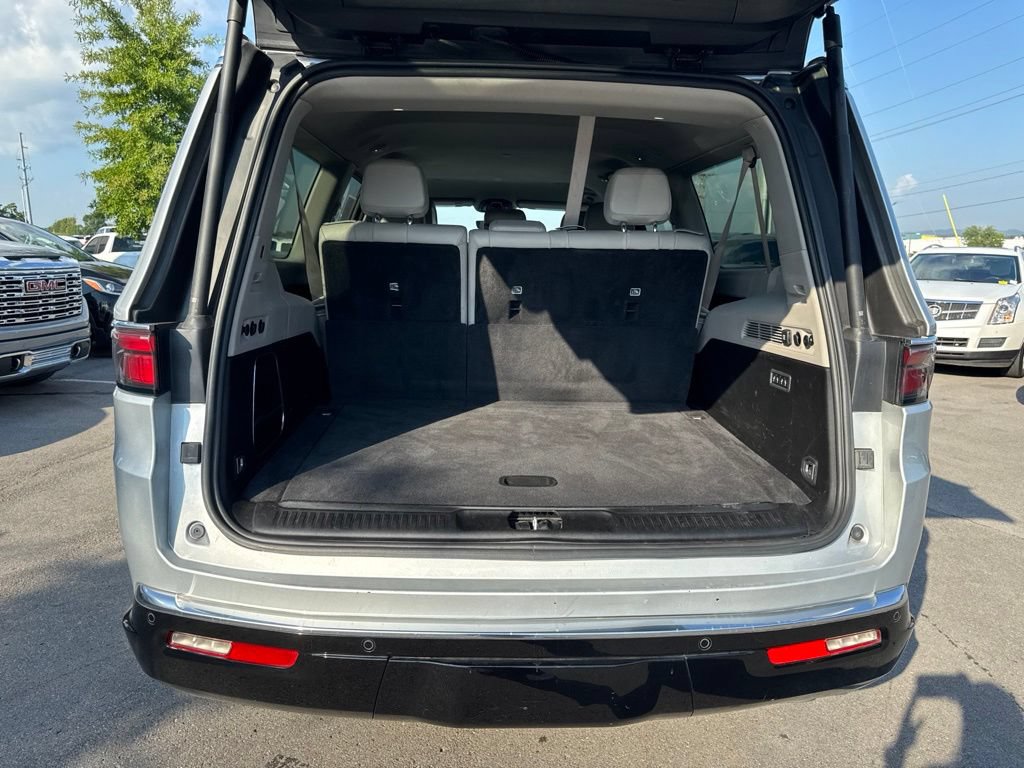 Used 2024 Jeep Wagoneer L Series II w/ Flexible Seating Group AWD/4WD image 22