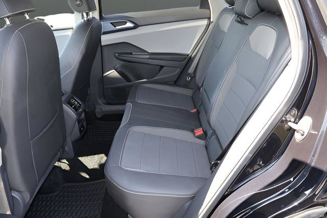 Certified 2024 Volkswagen Taos SE FWD image 14