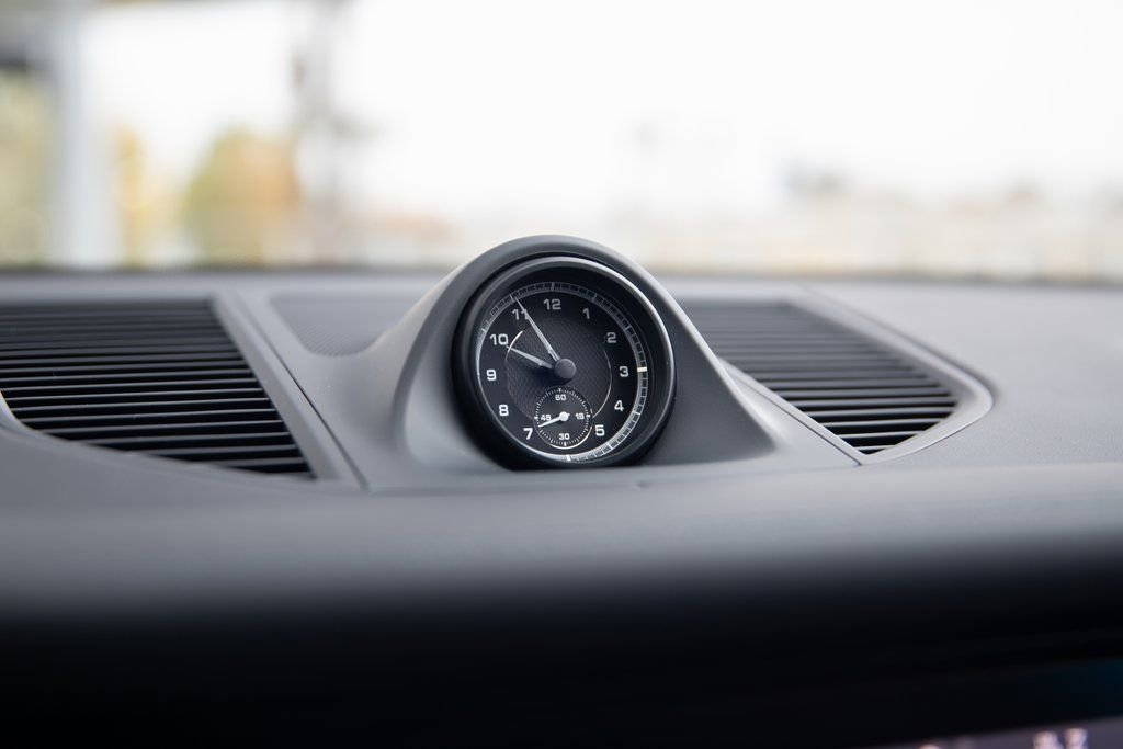 Certified 2025 Porsche Macan image 14