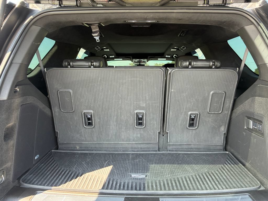 Used 2025 Cadillac Escalade V AWD/4WD image 4