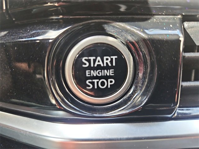 Used 2022 Nissan Pathfinder SV image 16