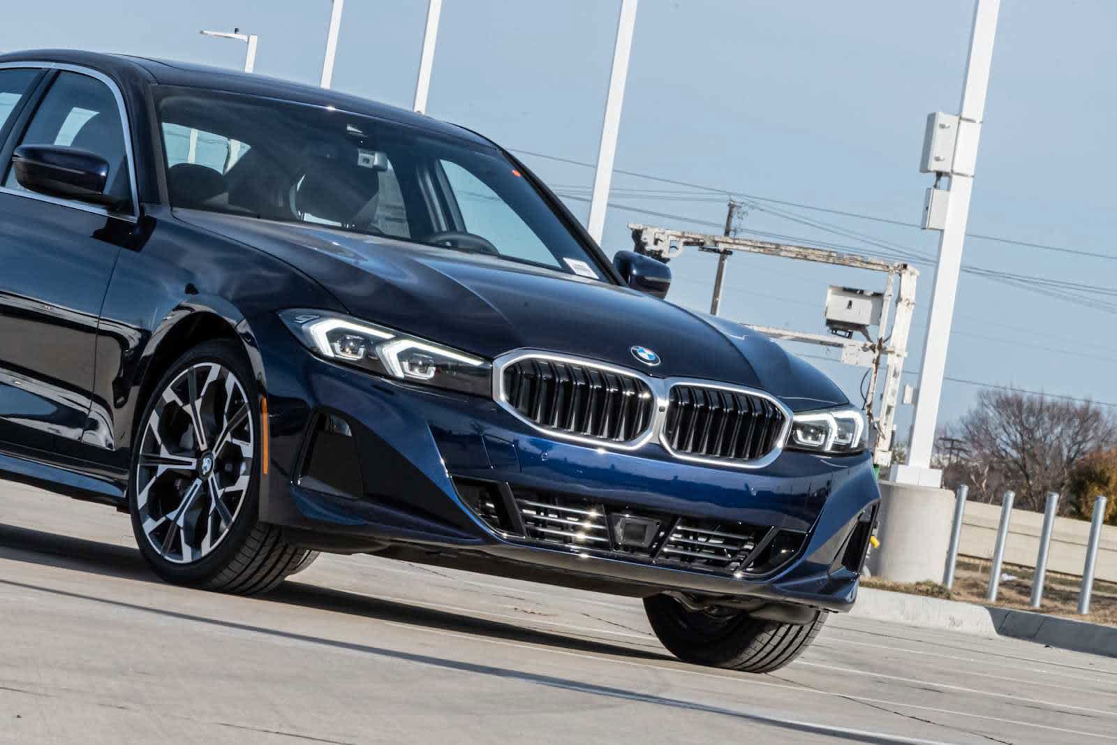 Used 2026 BMW 330i Sedan w/ Premium Package RWD image 3
