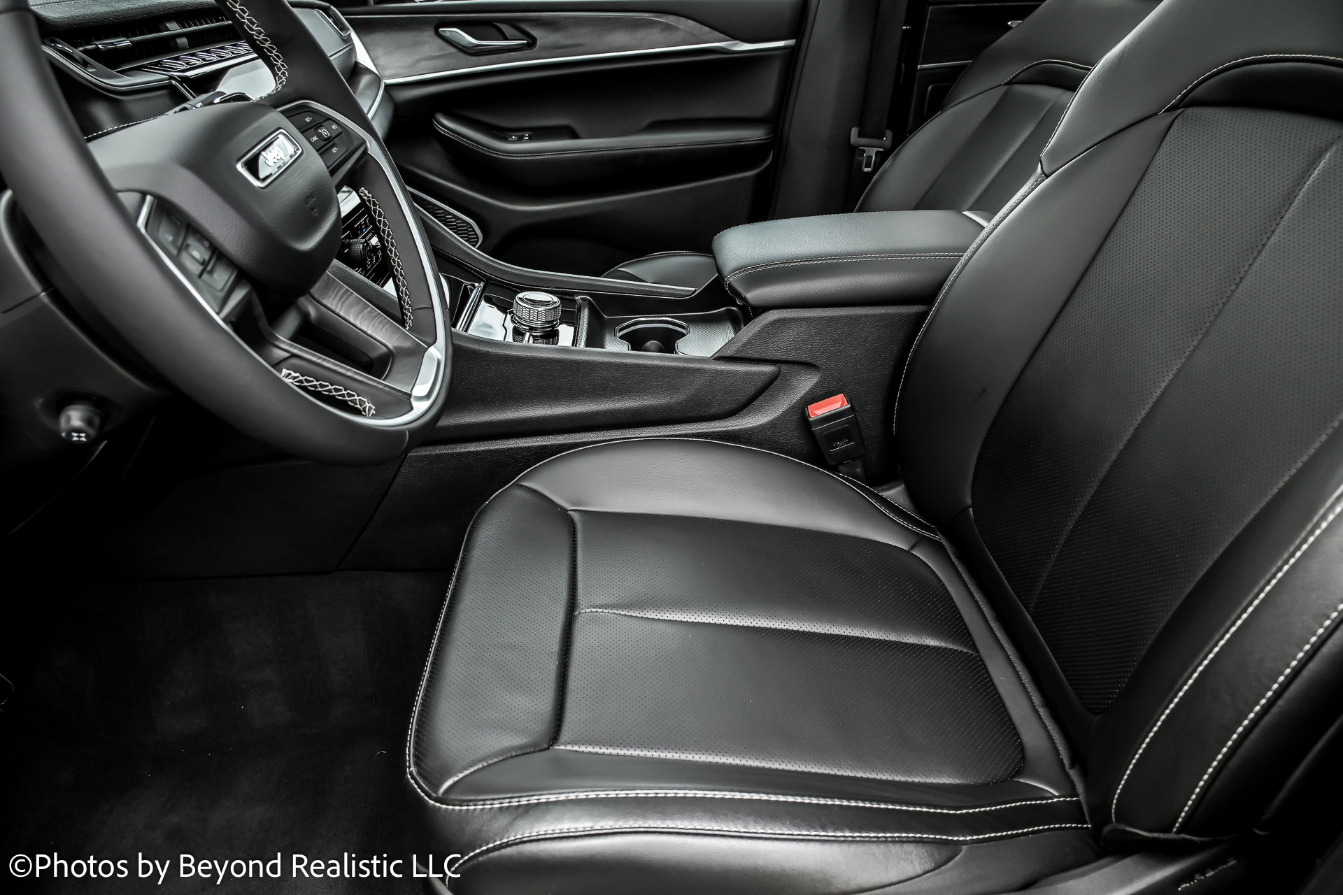 Used 2025 Jeep Grand Cherokee L Limited w/ Luxury Tech Group II image 29