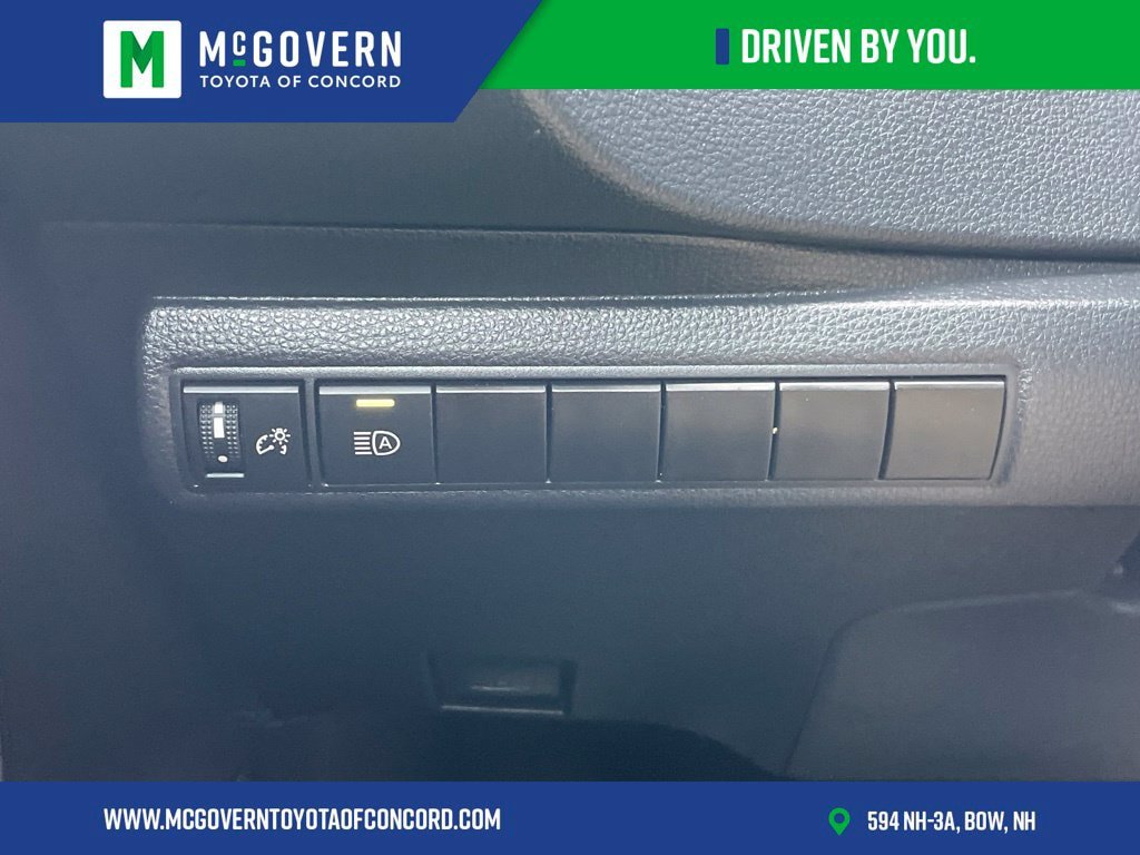 Used 2025 Toyota Corolla LE FWD image 15