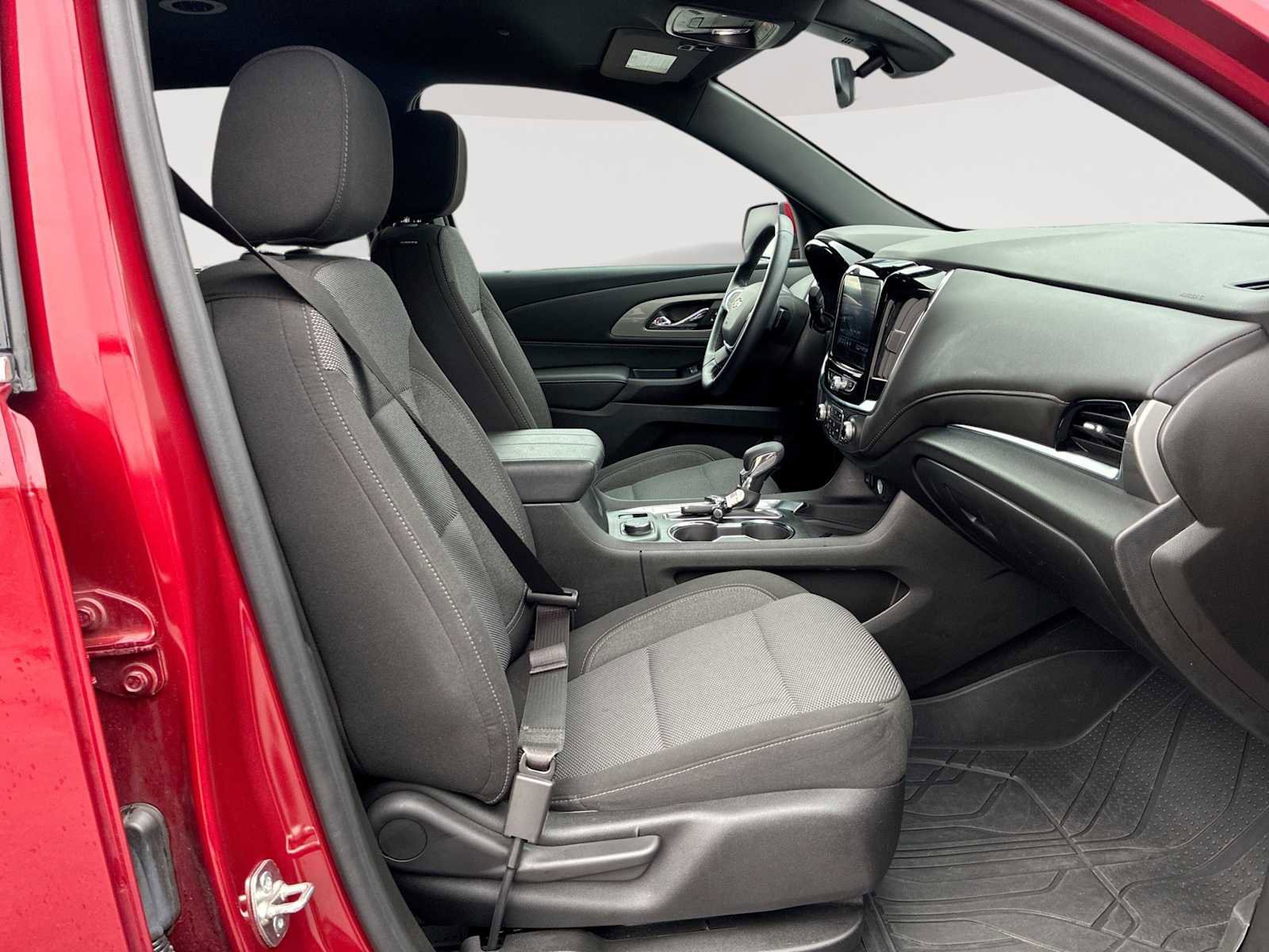 Certified 2023 Chevrolet Traverse LT w/ LPO, Floor Liner Package image 27