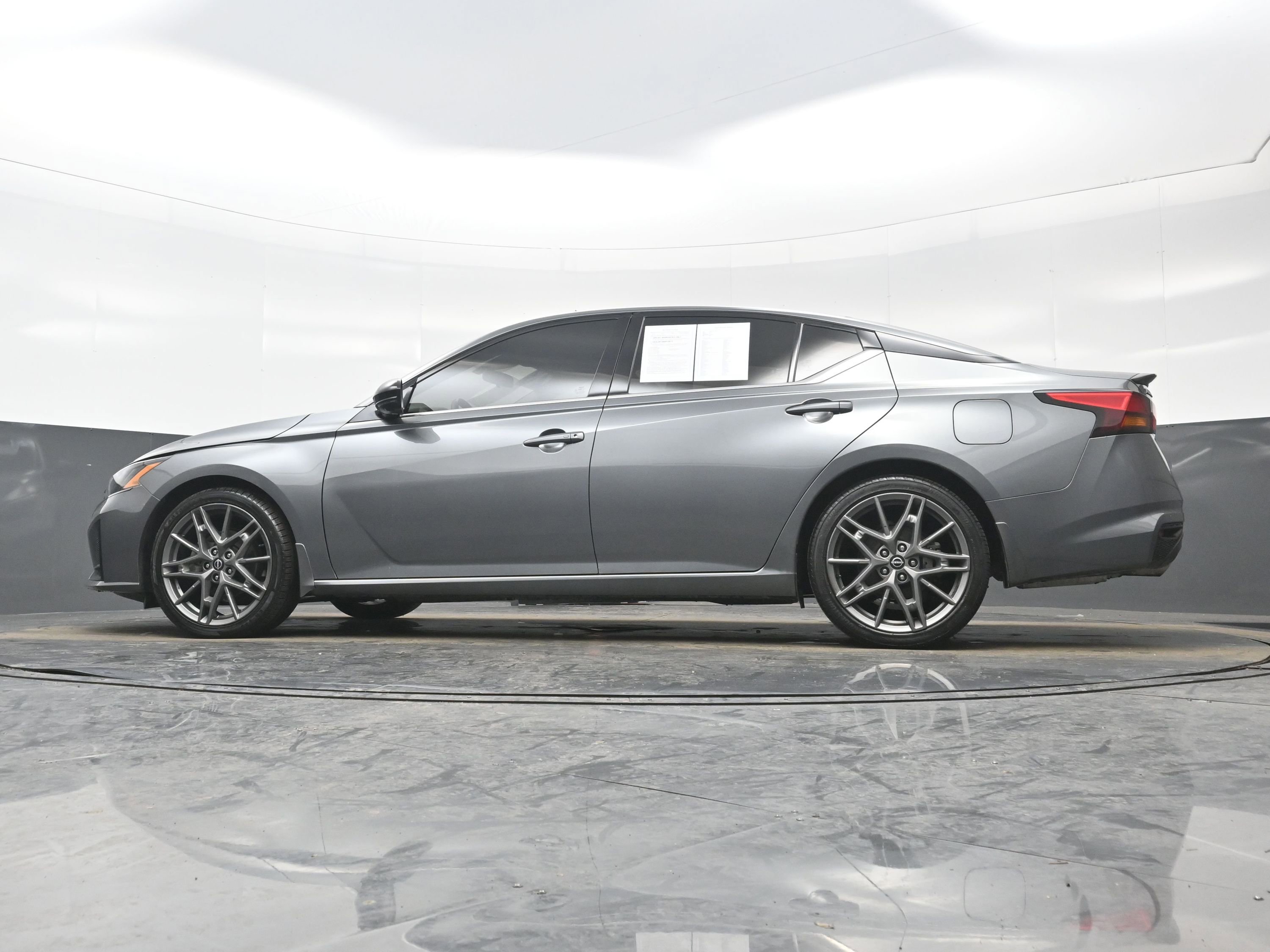 Used 2023 Nissan Altima 2.0 SR image 27