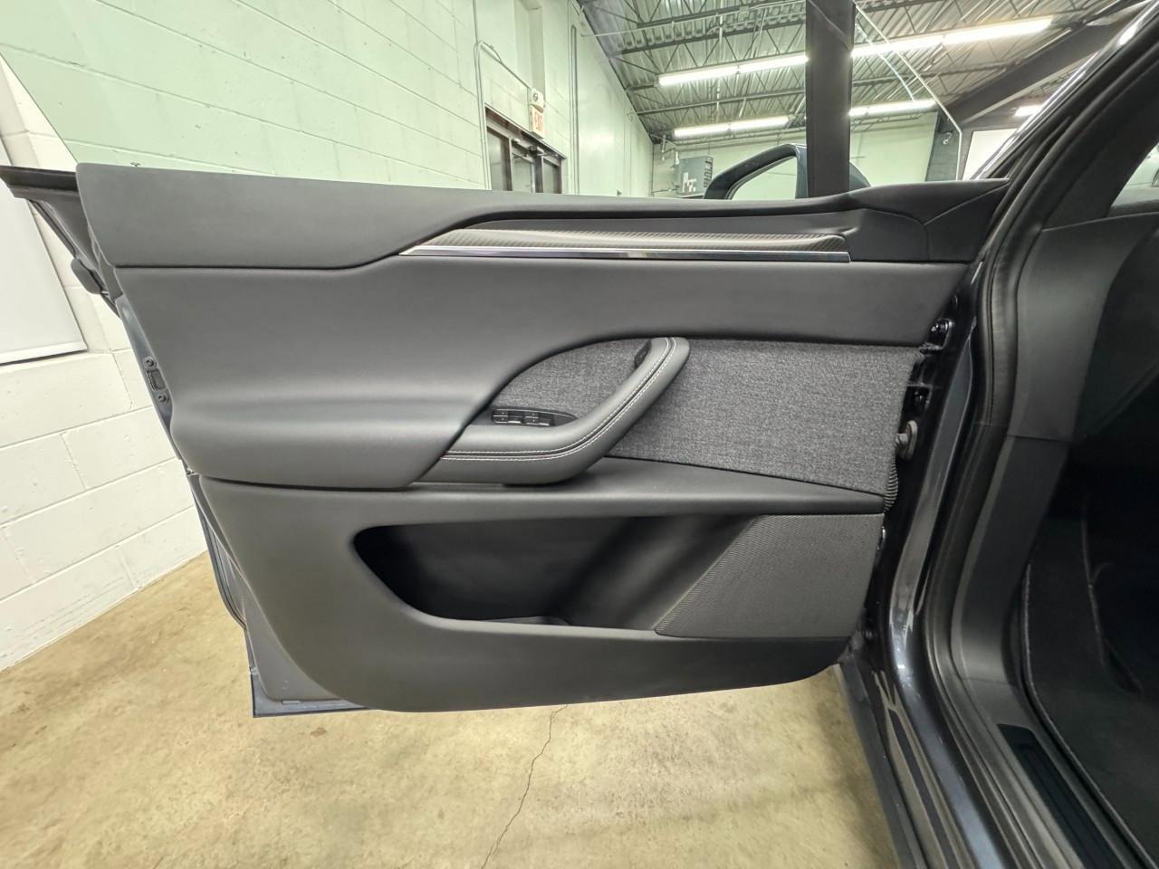 Used 2023 Tesla Model X Plaid image 14