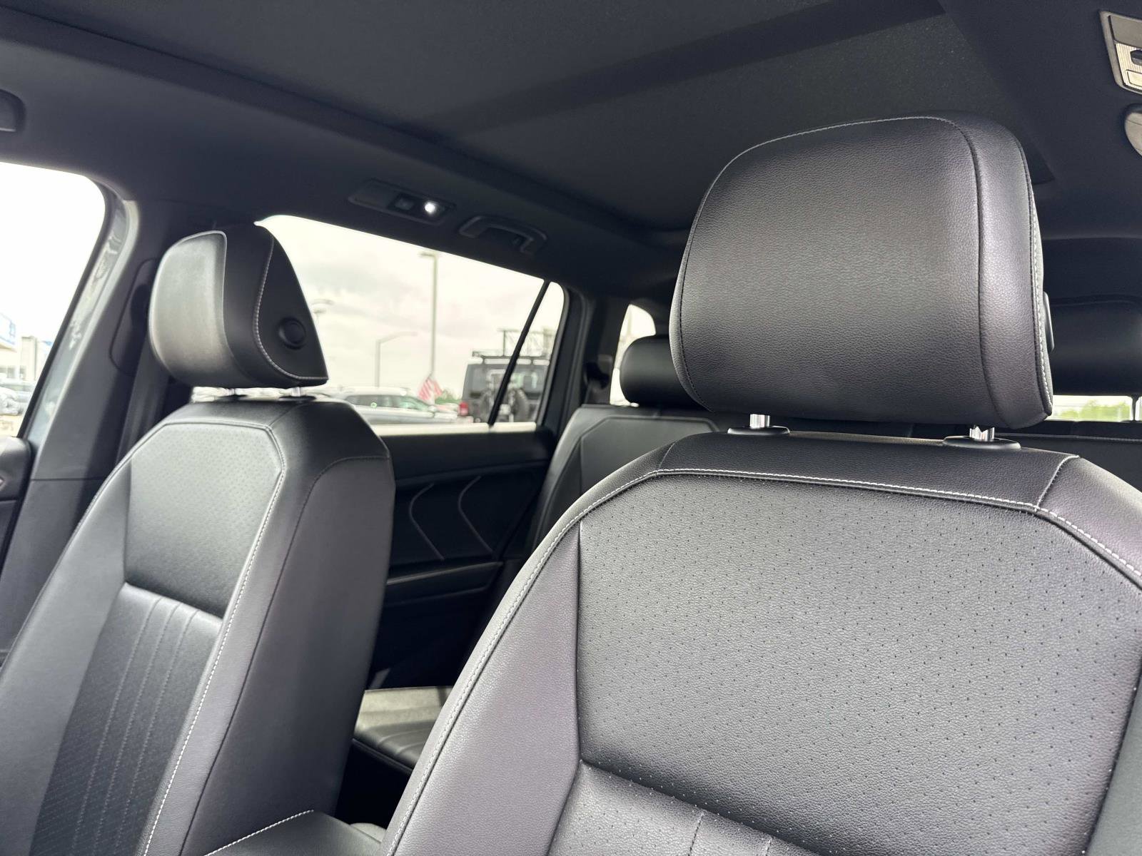 Certified 2023 Volkswagen Tiguan SE R-Line image 24