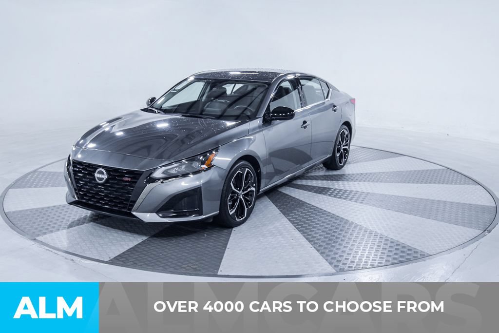 Used 2025 Nissan Altima 2.5 SR FWD image 2