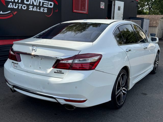 Used 2017 Honda Accord Touring image 7