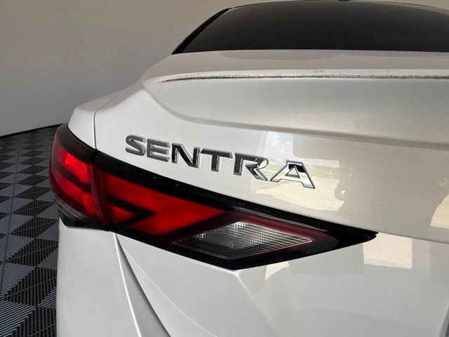 Used 2022 Nissan Sentra SR w/ SR Premium Package FWD image 24