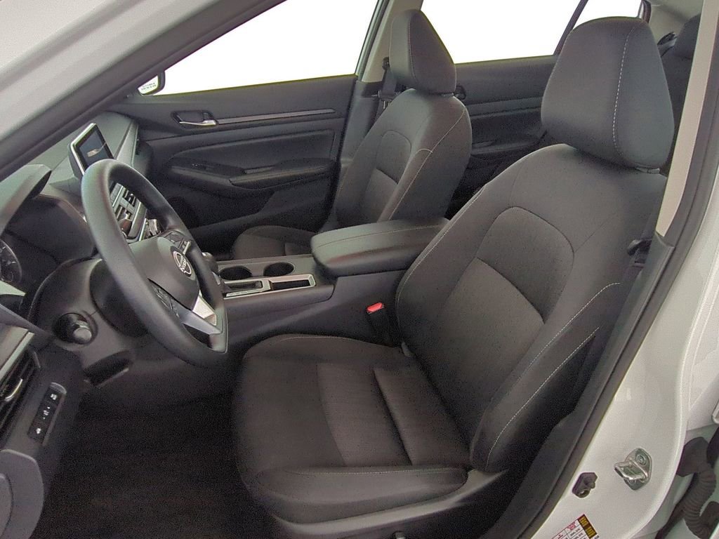 Used 2025 Nissan Altima 2.5 SV image 24
