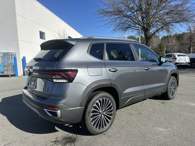 New 2026 Volkswagen Taos SE image 5