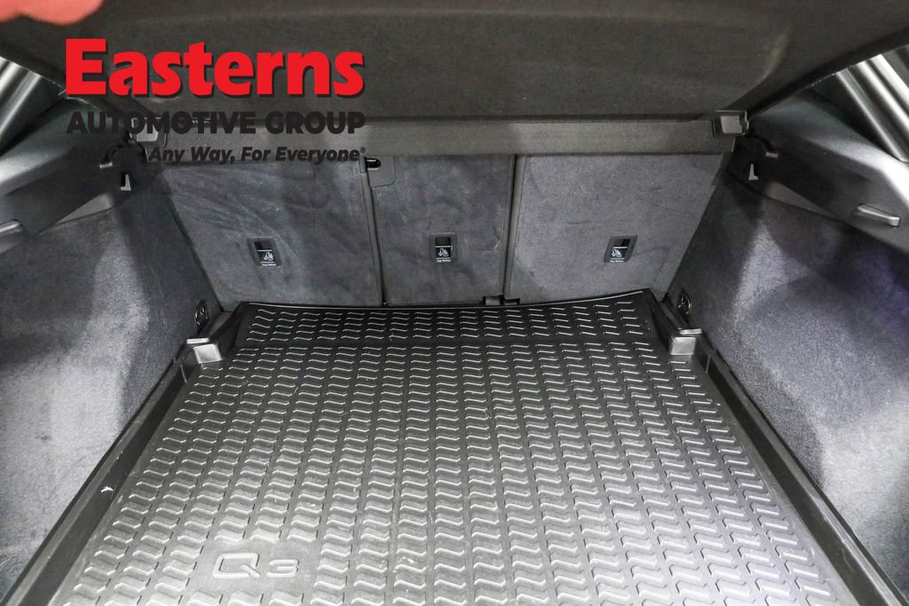 Used 2022 Audi Q3 2.0T Premium w/ Convenience Package image 9