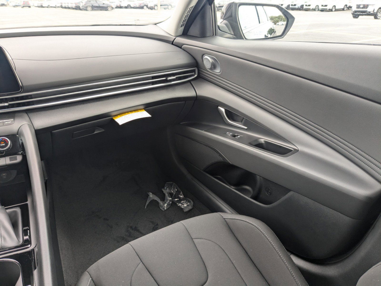 New 2025 Hyundai Elantra SEL image 16