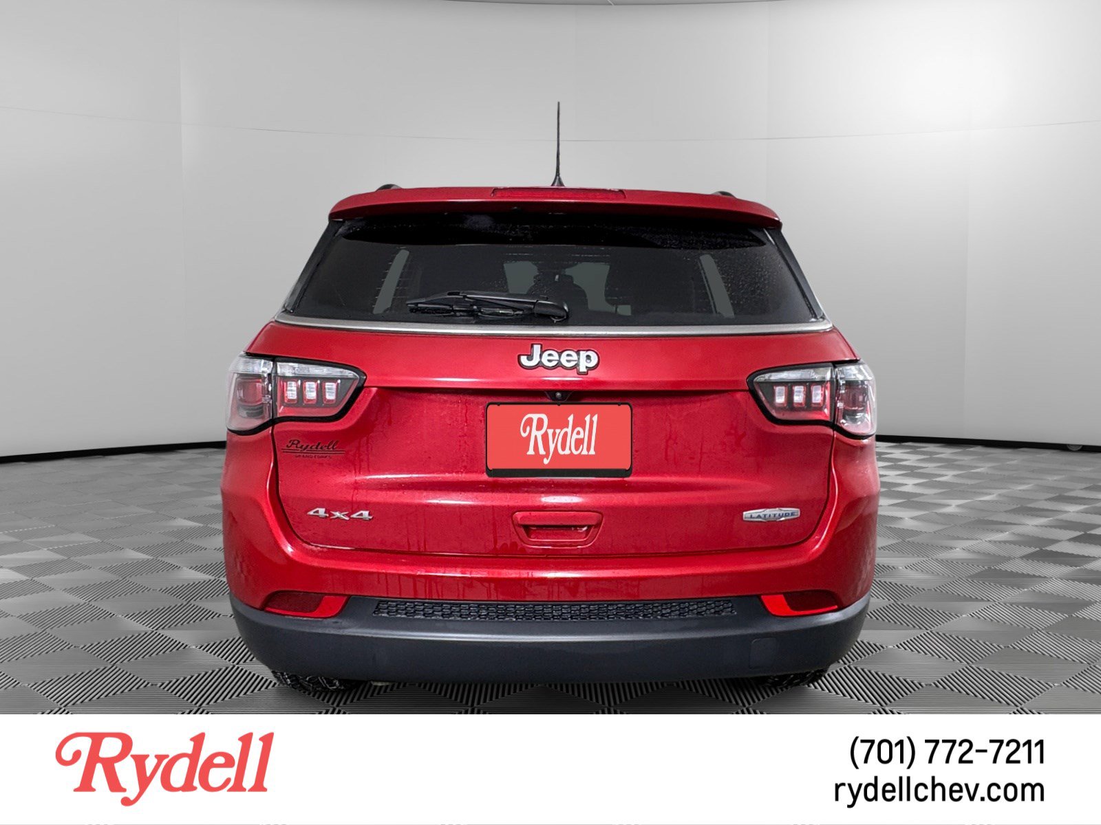 Used 2024 Jeep Compass Latitude image 4