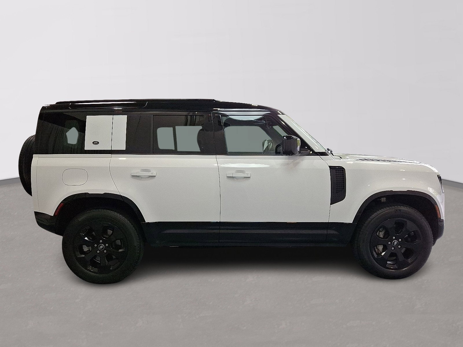 Certified 2023 Land Rover Defender 110 X-Dynamic SE image 5