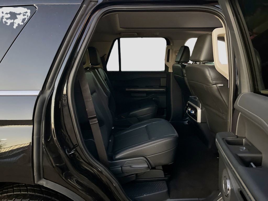 Used 2024 Ford Expedition XLT image 29