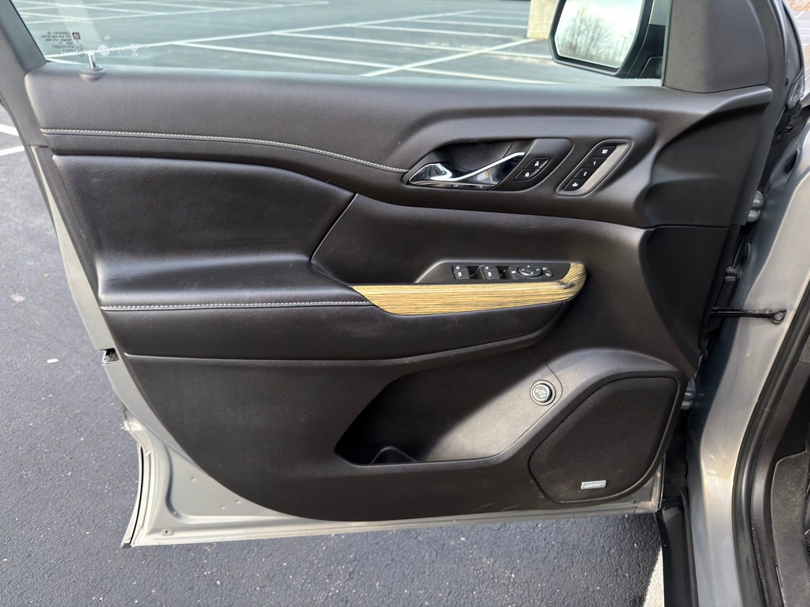 Used 2019 GMC Acadia Denali w/ Technology Package image 11