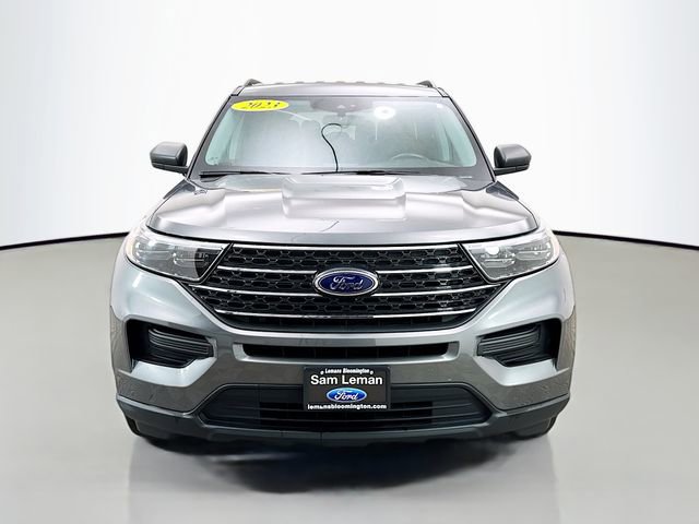 Used 2023 Ford Explorer XLT image 2