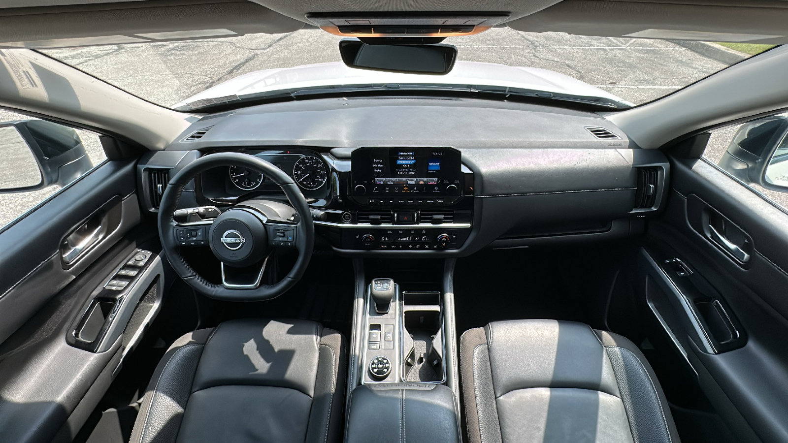 Certified 2024 Nissan Pathfinder SL w/ Cargo Package image 27