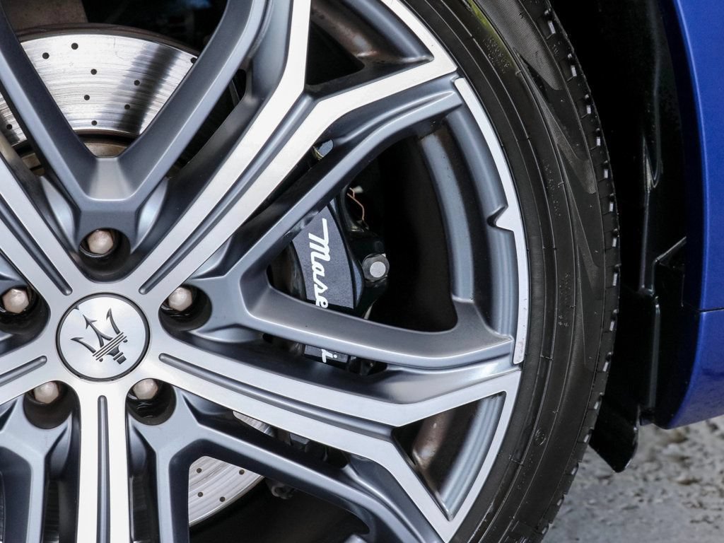 Used 2022 Maserati Levante Modena AWD/4WD image 11