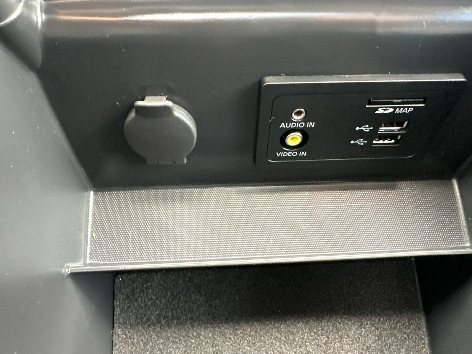 Used 2017 Nissan Pathfinder Platinum AWD/4WD image 77