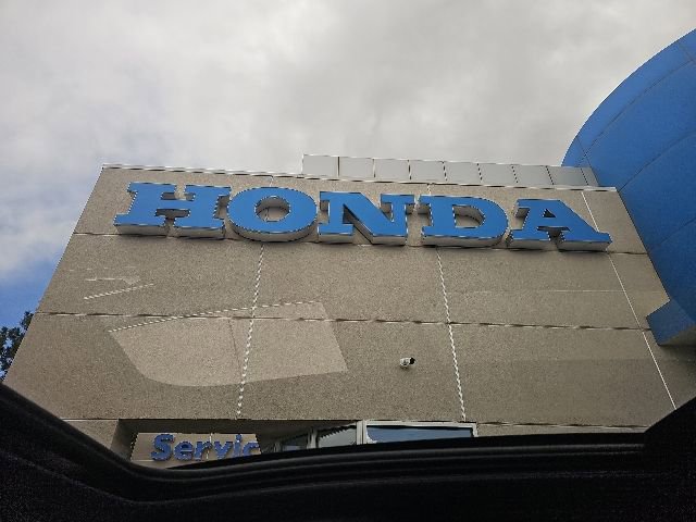 Used 2021 Ford Edge Titanium w/ Equipment Group 301A AWD/4WD image 17