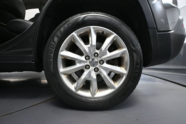 Used 2015 Jeep Cherokee Limited w/ Luxury Group AWD/4WD image 15