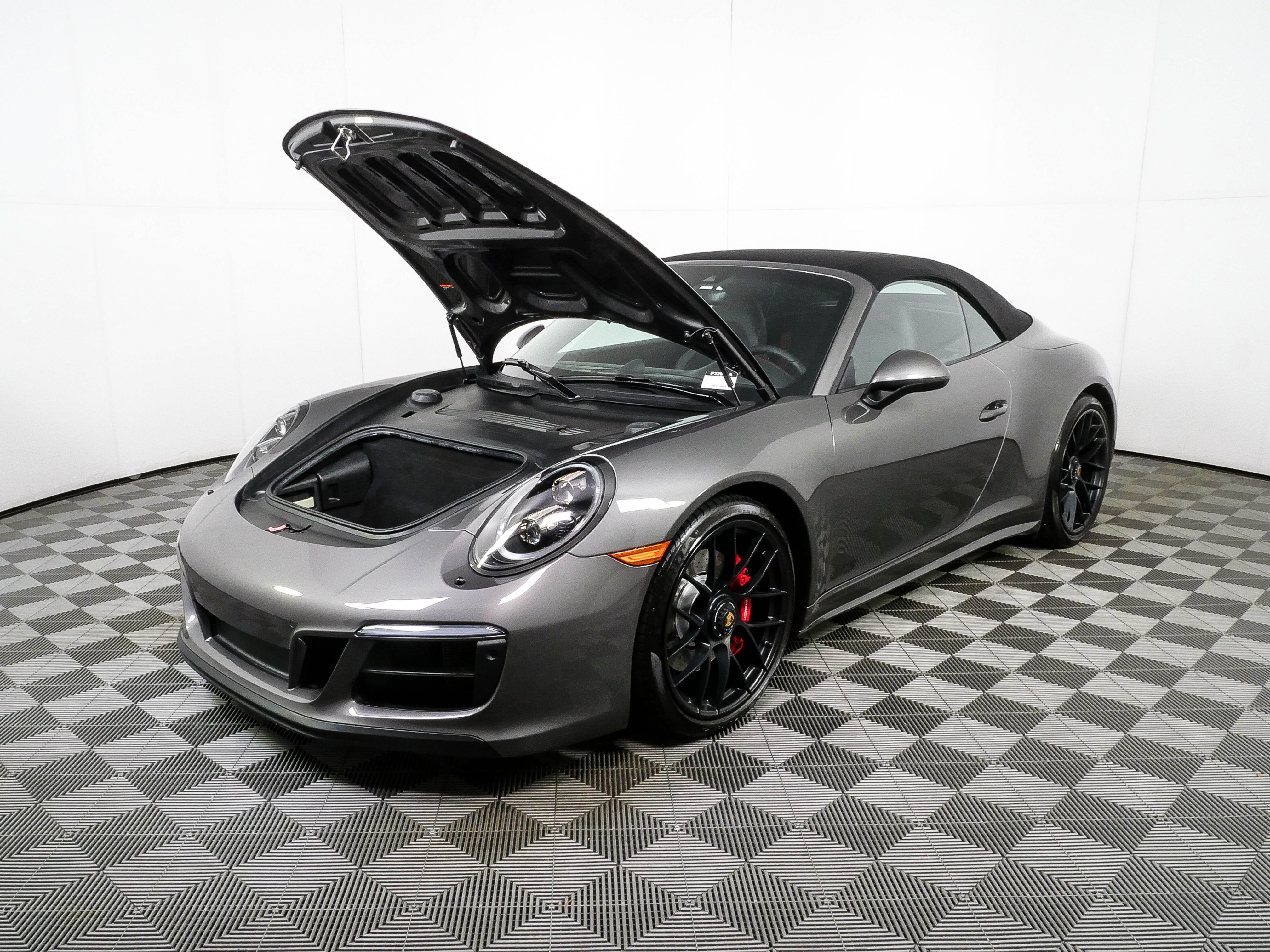 Certified 2018 Porsche 911 Carrera GTS RWD image 32
