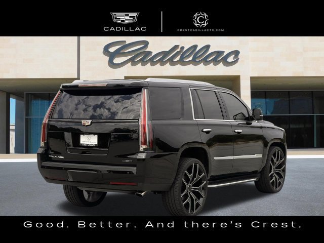 Used 2018 Cadillac Escalade Luxury RWD image 3