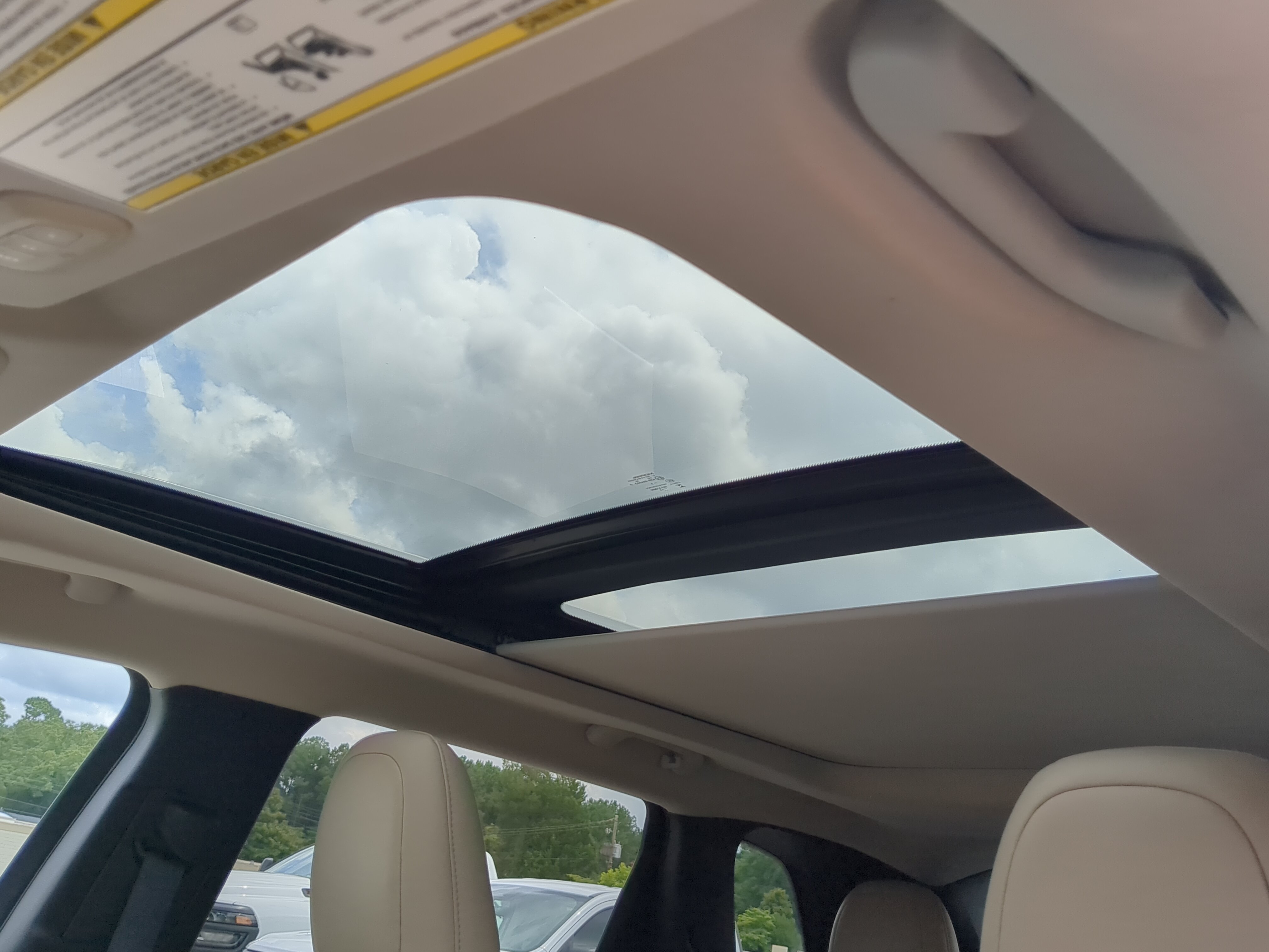 Used 2015 Jeep Cherokee Limited FWD image 18
