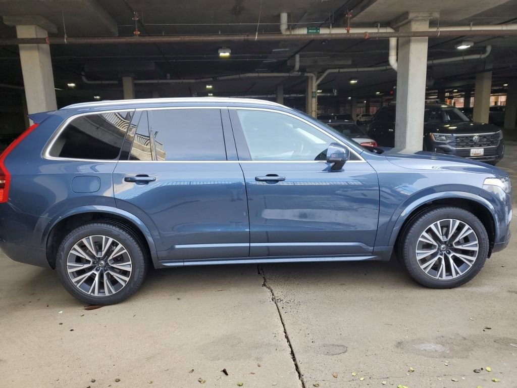 Certified 2022 Volvo XC90 T5 Momentum w/ Advanced Package image 7