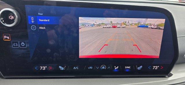 Used 2025 Chevrolet Traverse LT FWD image 23
