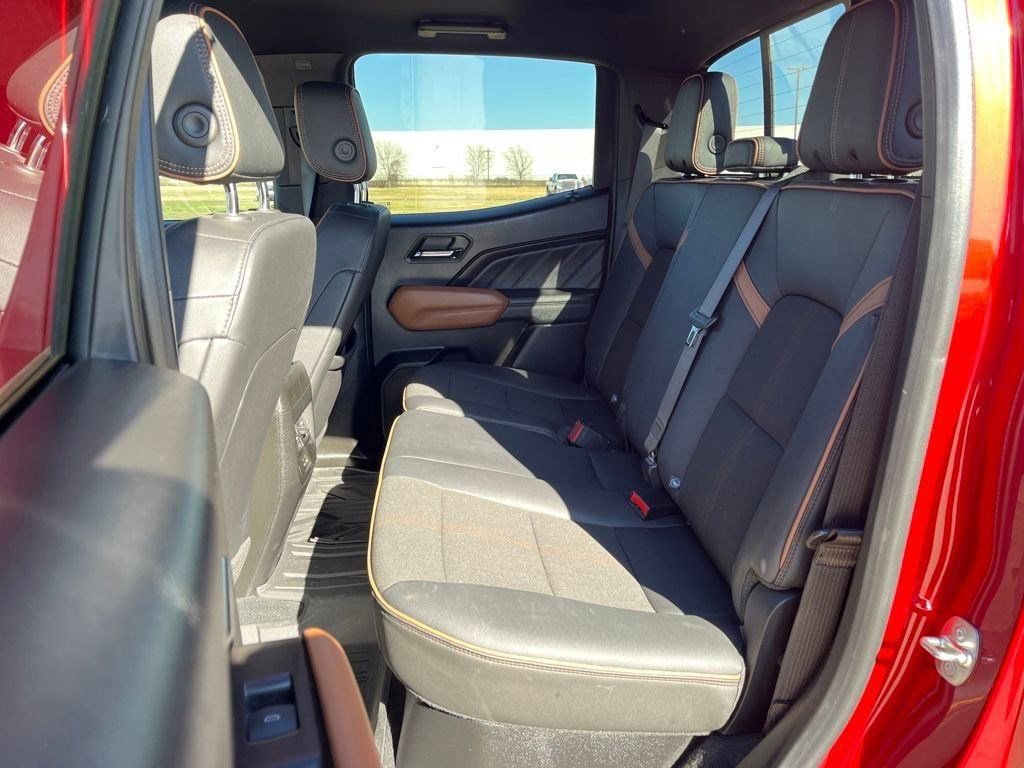 Used 2024 GMC Canyon AT4 w/ Technology Package image 41