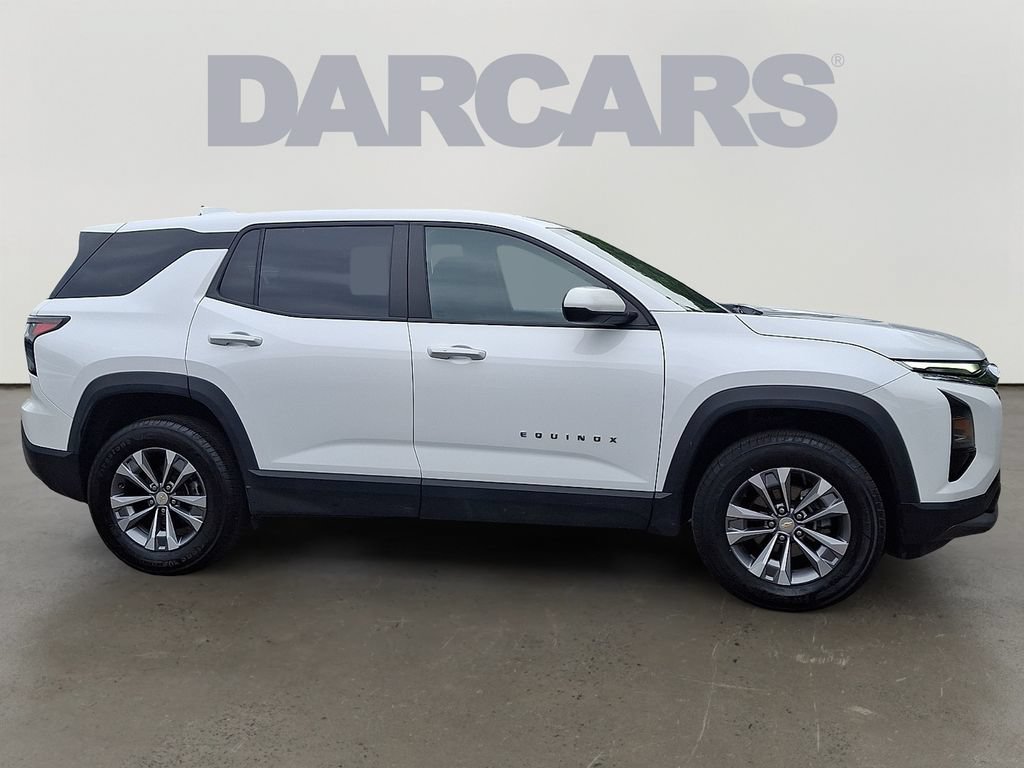 Used 2025 Chevrolet Equinox LT FWD image 7