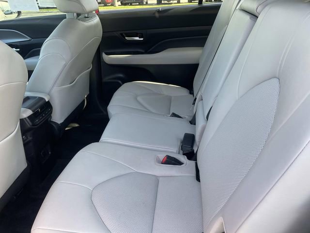 Used 2024 Toyota Grand Highlander XLE image 32