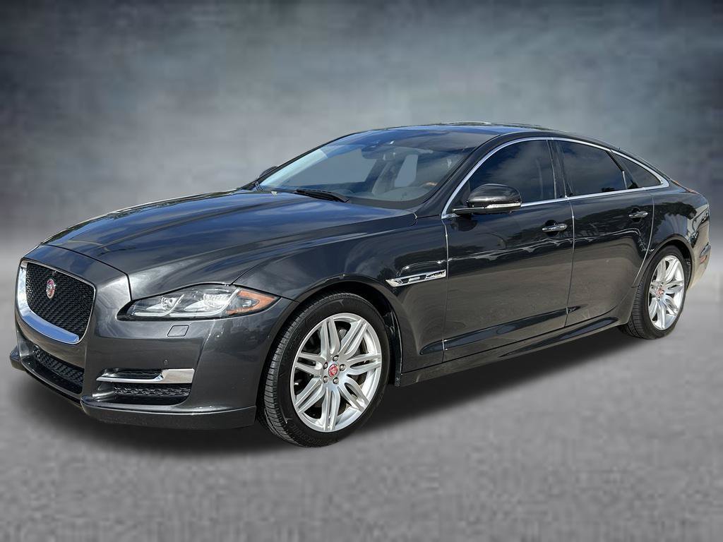 Used 2018 Jaguar XJ R-Sport RWD image 2