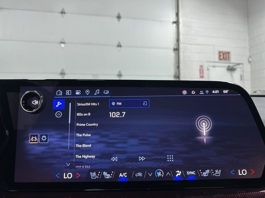 Used 2025 Chevrolet Traverse RS w/ LPO, Floor Liner Package AWD/4WD image 29