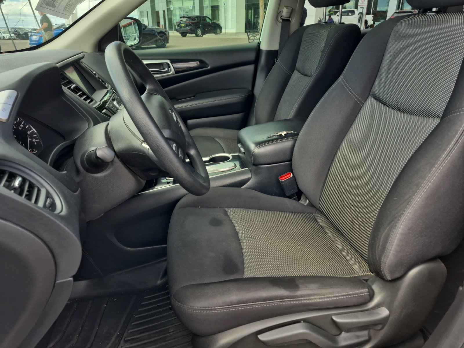 Used 2020 Nissan Pathfinder S FWD image 17