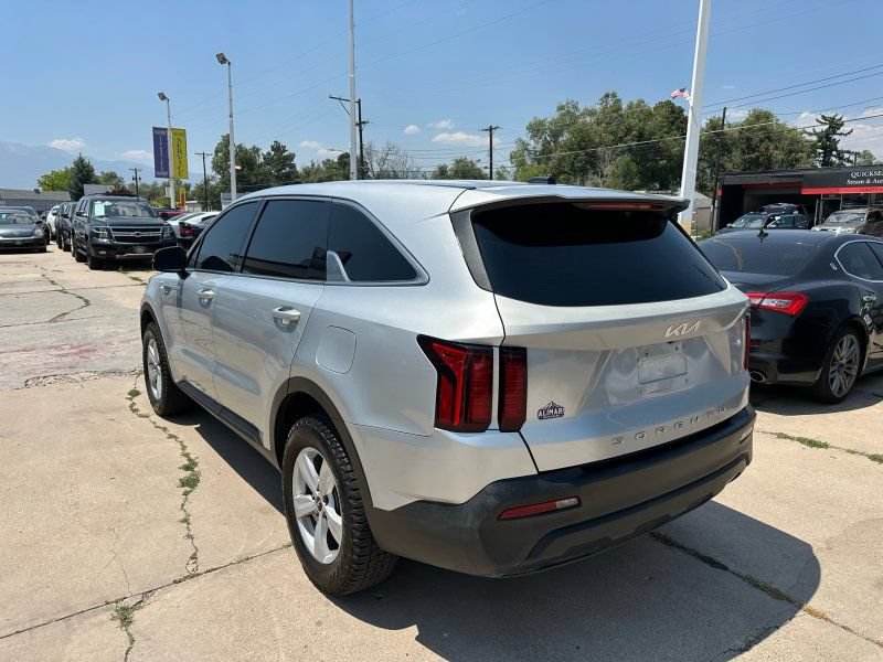 Used 2022 Kia Sorento LX AWD/4WD image 5