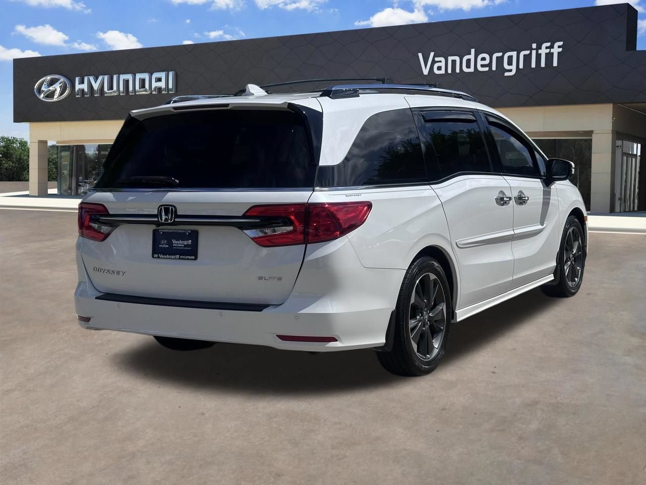 Used 2022 Honda Odyssey Elite image 12