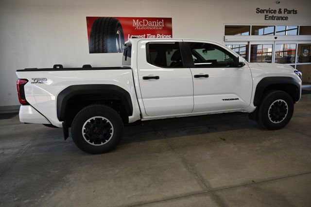 Used 2024 Toyota Tacoma TRD Off-Road w/ TRD Off Road Premium Package AWD/4WD image 5