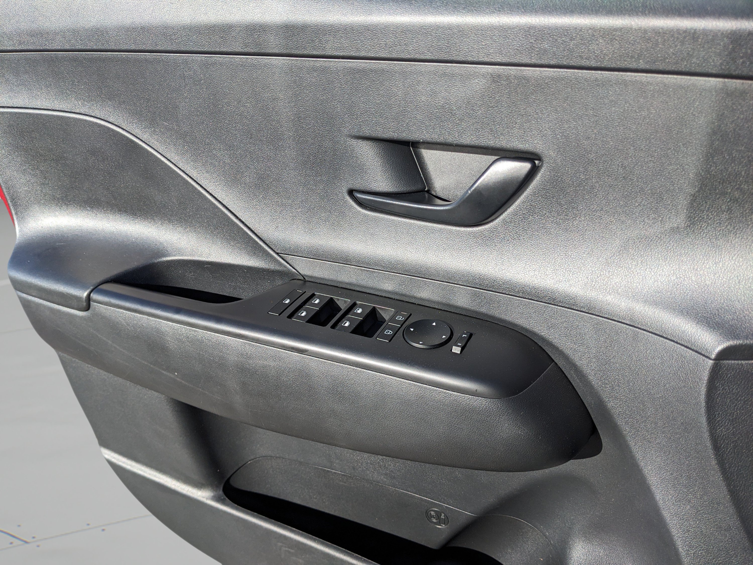 Used 2024 Hyundai Kona SEL FWD image 18