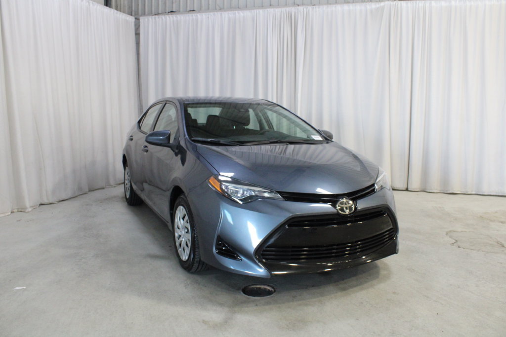 Used 2018 Toyota Corolla LE FWD image 37