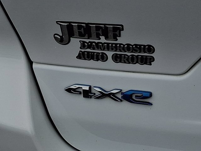 Certified 2022 Jeep Grand Cherokee Limited 4xe w/ Luxury Tech Group II AWD/4WD image 38